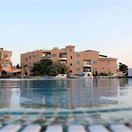 Cosea Living: Seaside 2 Bedroom Flat Kings Palace 209 Paphos Eksteriør billede