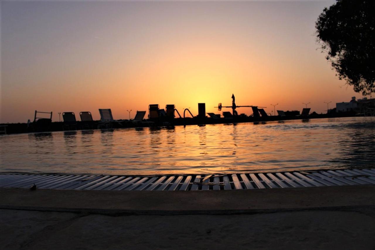Cosea Living: Seaside 2 Bedroom Flat Kings Palace 209 Paphos Eksteriør billede