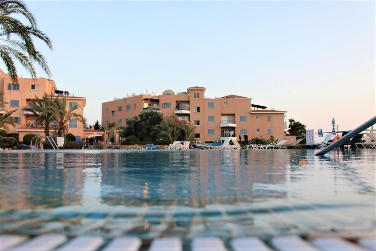 Cosea Living: Seaside 2 Bedroom Flat Kings Palace 209 Paphos Eksteriør billede