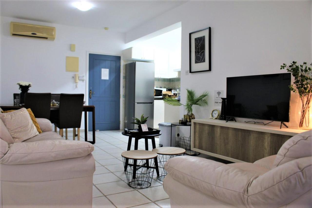 Cosea Living: Seaside 2 Bedroom Flat Kings Palace 209 Paphos Eksteriør billede